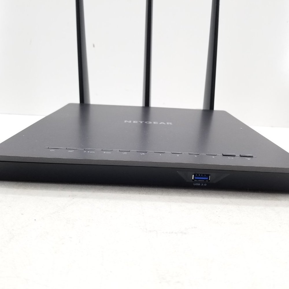 NETGEAR Nighthawk AC2300 Smart Wi-Fi Router (R7000P) - Picture 4 of 6